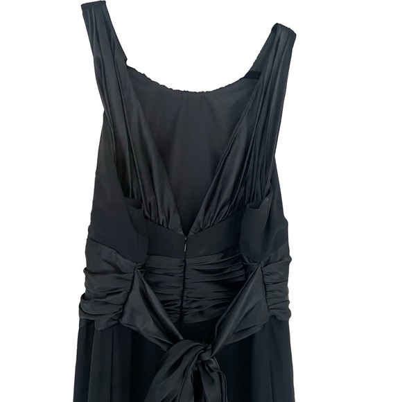 David’s Bridal Black Chiffon Satin Halter Bow Back Formal Maxi Dress, 22 - Picture 6 of 8